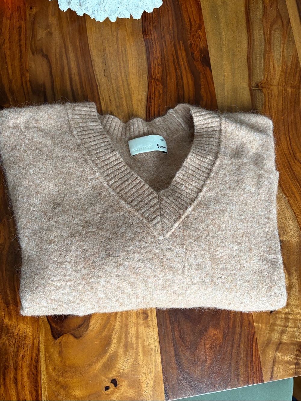 Aritzia Wilfred  women’s V-Neck Sweater in Light Taupe